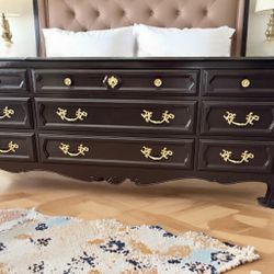Elegant Vintage 9 Drawer Dresser 