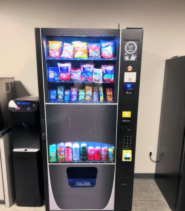 COMBO VENDING MACHINE WITH CREDIT CARD READER