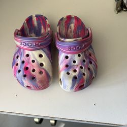Toddler Size 7 Crocs Girl Pink Purple 