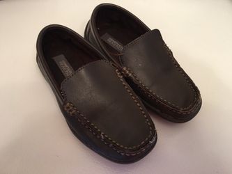 Boys Kenneth Cole size 12