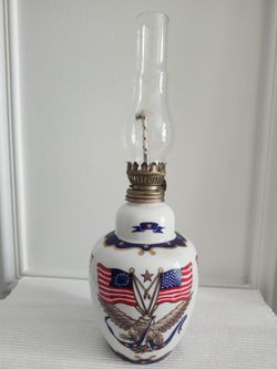 Vintage Americana oil lamp