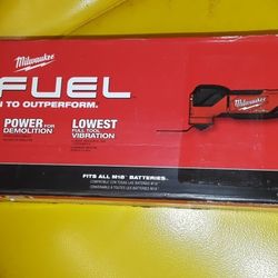 Milwaukee RECIPROCATING Multitool