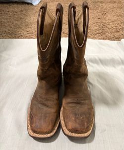 Boy cowboy boots size 3y