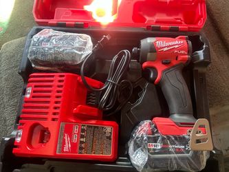 M18 FUEL 18V Lithium-lon Brushless Cordless 1/4 in. Hex Impact Driver Kit with Two 5.0Ah Batteries Charger Hard Case