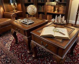 🌍 Beautiful Vintage Old World Map Leather & Wood Side/End Tables 😍Classic & Timeless! 🌍