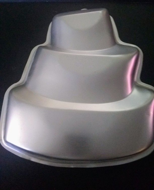 Crooked Cake, Cake Pan