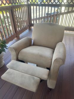 RECLINER CHAIR