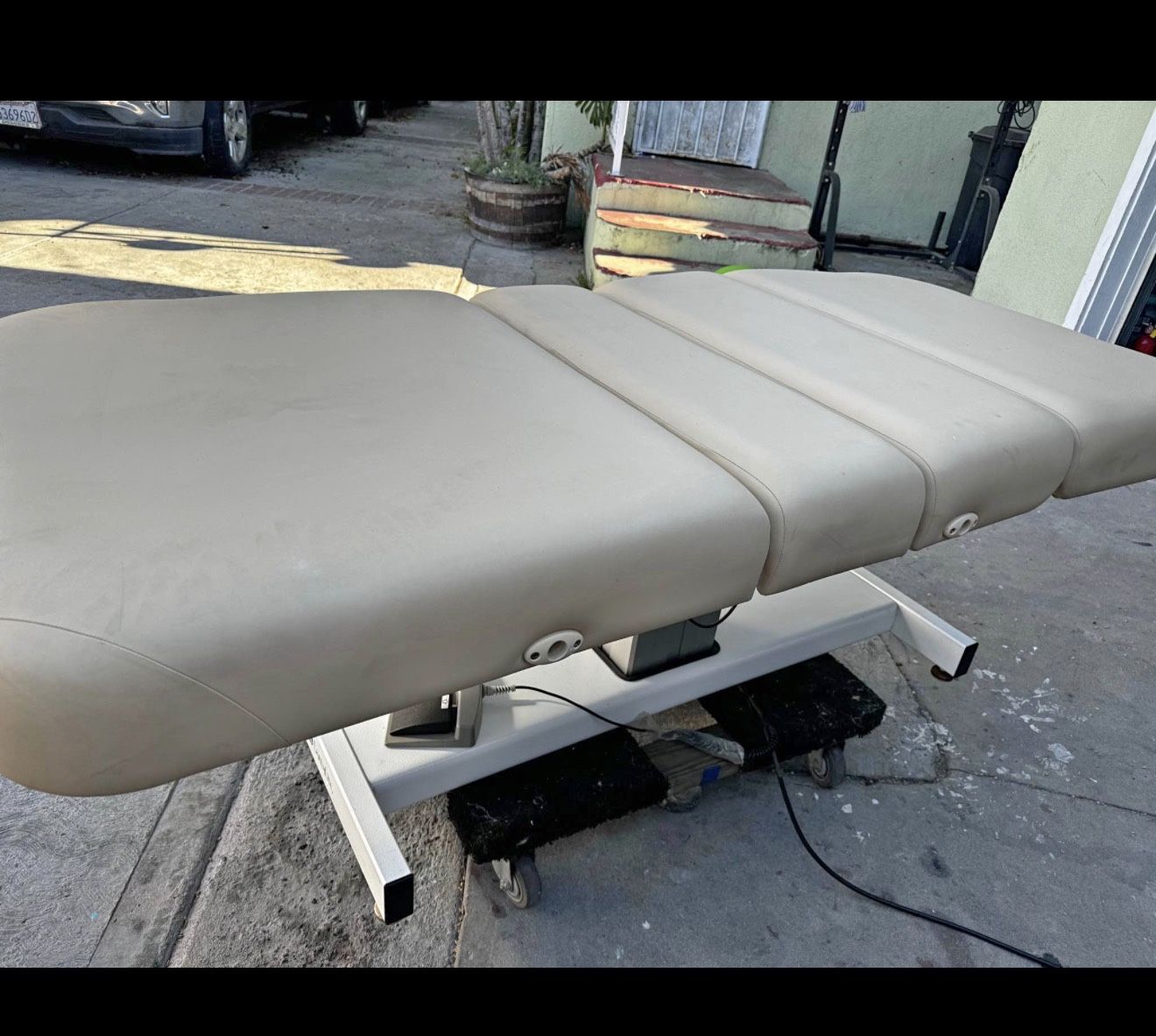 Earthlite Electric Massage Table