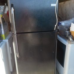 Fridgidair Fridge Black Works Great