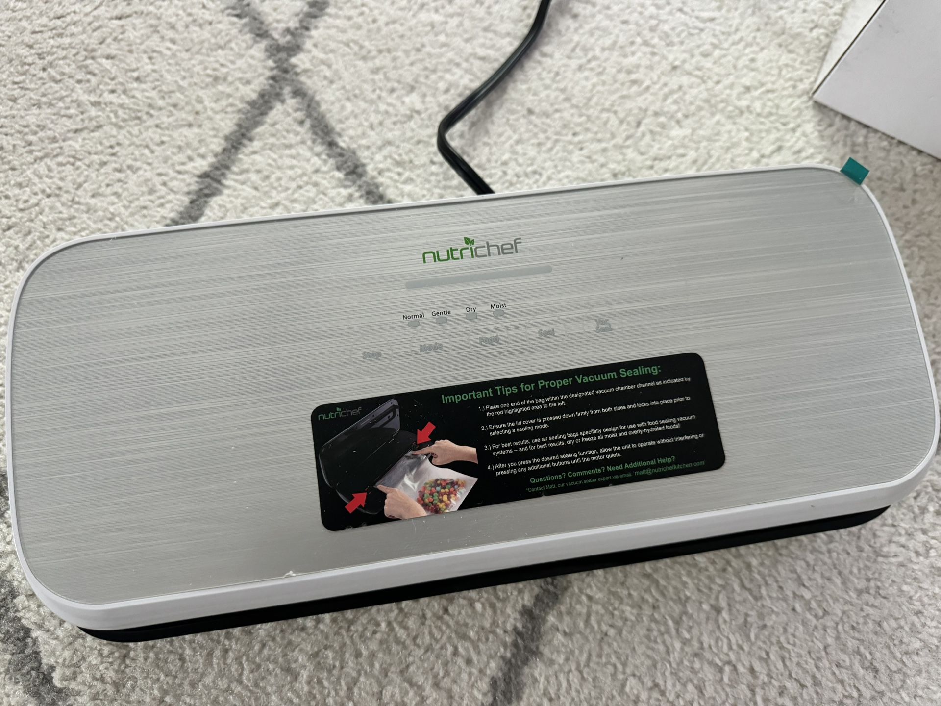 NutriChef PKVS Vacuum Sealer Machine With Sealer Bags