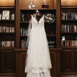 Elegant White Lace Wedding Dress