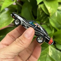 Hot wheels 1969 Dodge Charger Flames 1/64 diecast vehicle