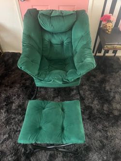 Green lazy chair with foldable ottoman