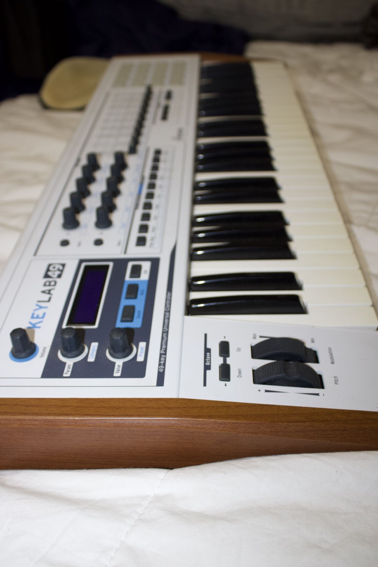 2012 Arturia Keylab 49 MIDI White
