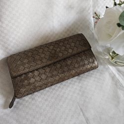 Authentic Women's Bottega Veneta Metallic Bronze Leather Wallet  (7.5"×4")