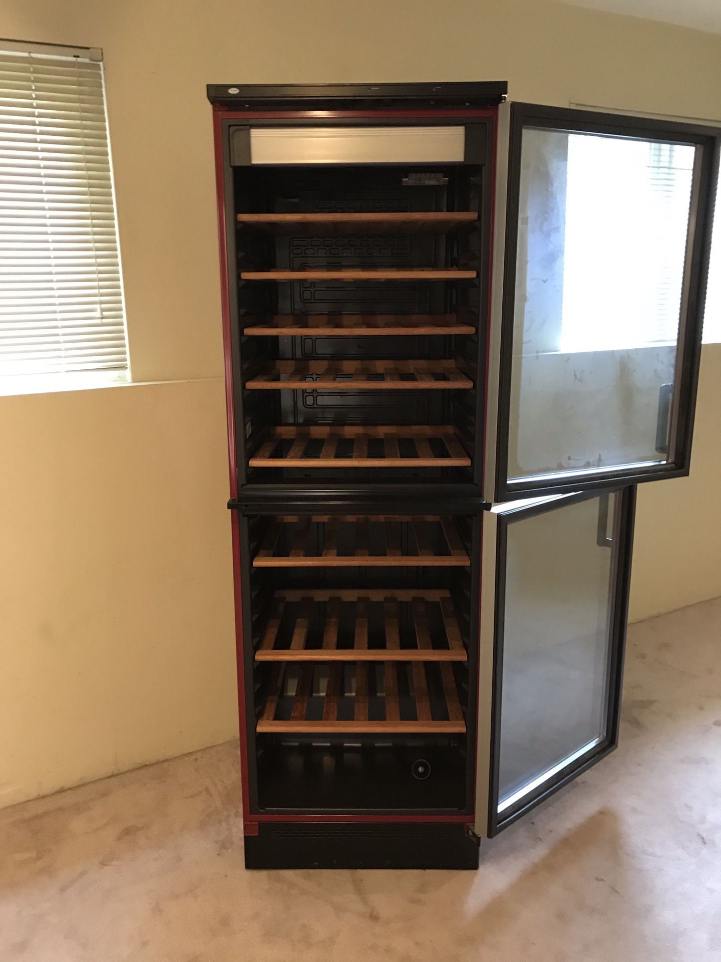 VinoTemp Wine Cooler for Sale in Redmond, WA - OfferUp