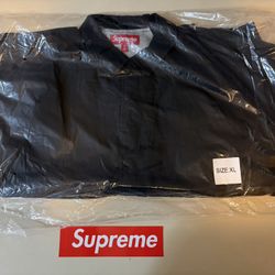 IN HAND SUPREME OLD ENGLISH ARC JACKET (BLACK)(XL)