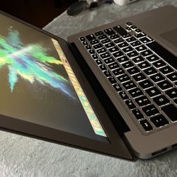 apple MacBook Air 13” Core I5, 4Gbram 128GB Ssd  $160