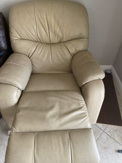 Beautiful Beige Leather Recliner 