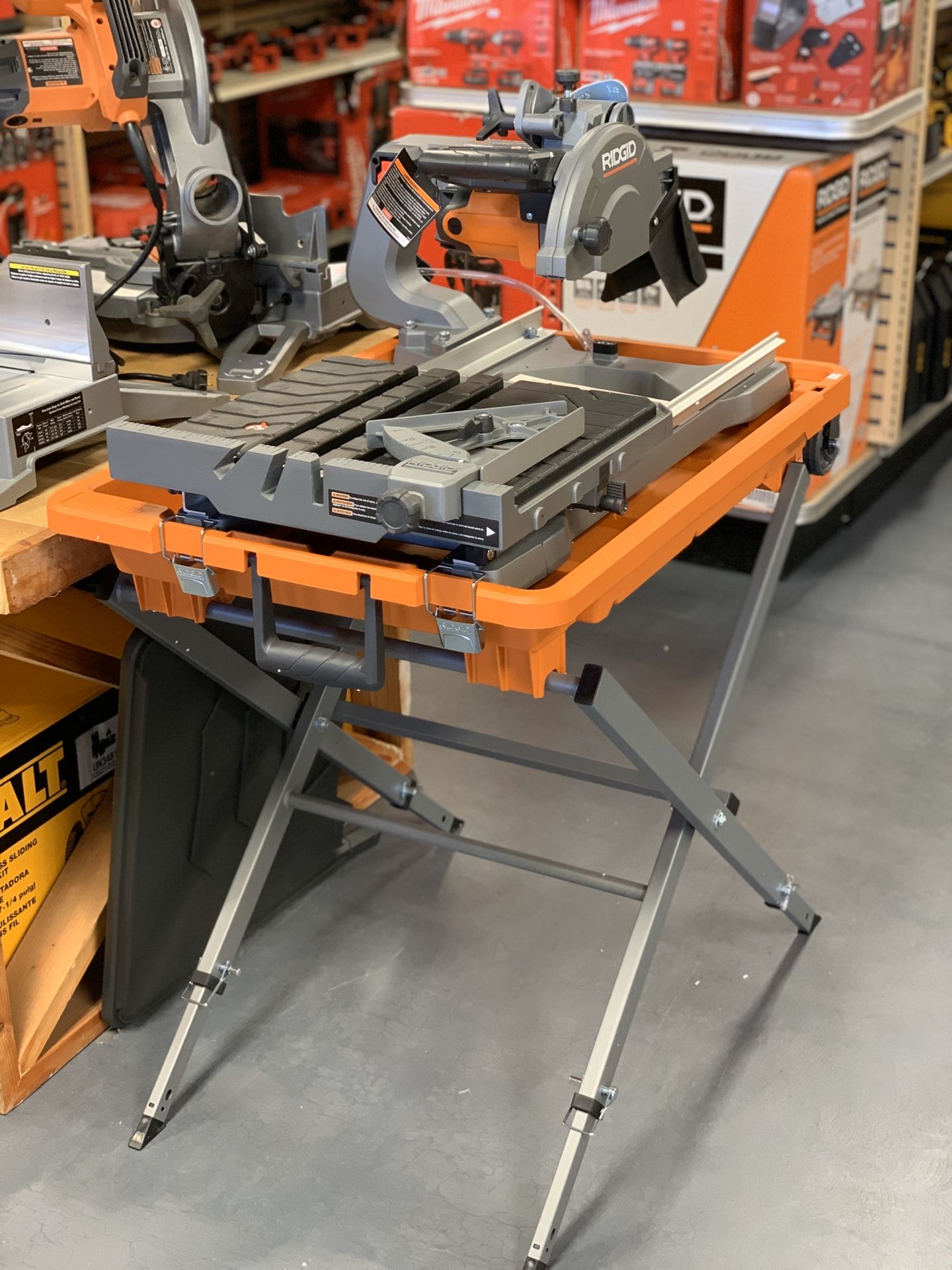 Rigid 8” tile saw R40401 NEW