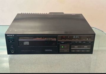 Collectible Vintage Sony CDP-101 First CD Player