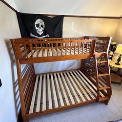 Solid wood bunk bed - Twin over full
