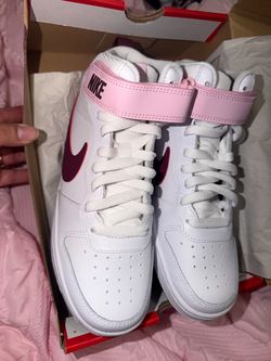 Nike Mid-Top White Pink Sneakers