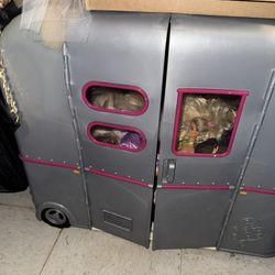 Barbie Bus