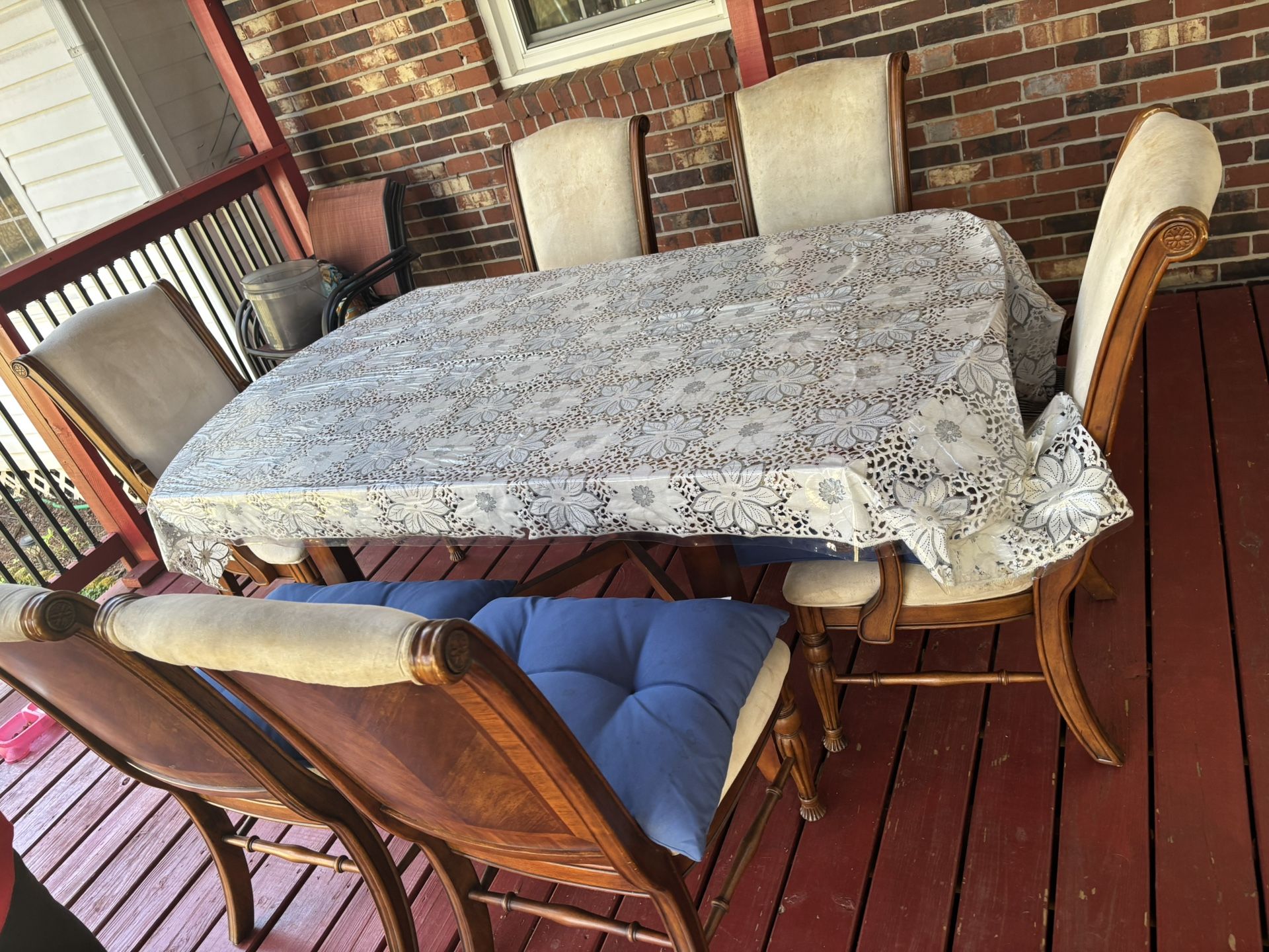 Dining Room Table With 6 Chairs