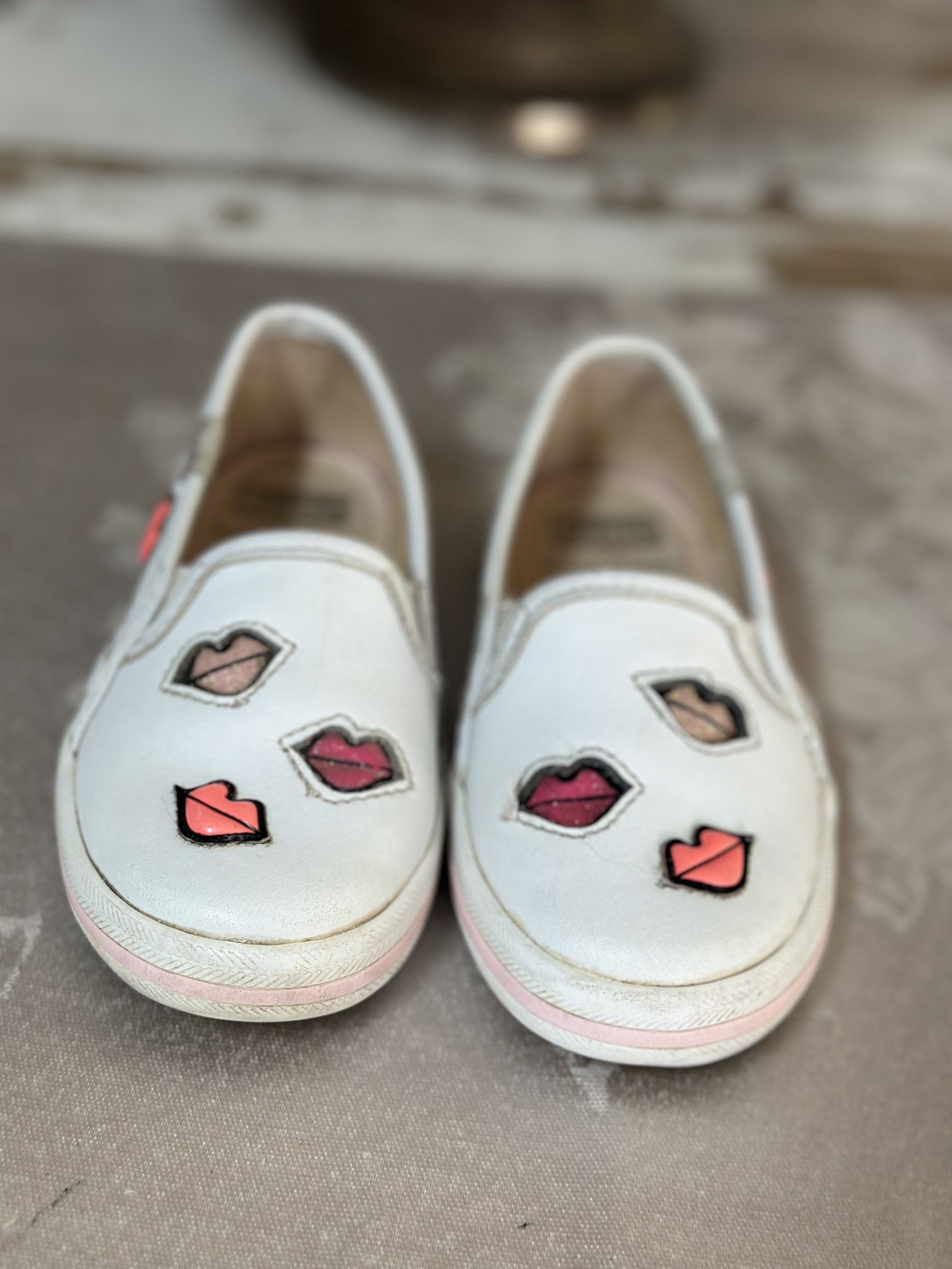 Keds Kate Spade Kids Slip On Shoes Triple Decker Leather Lips Kiss Size 6.5