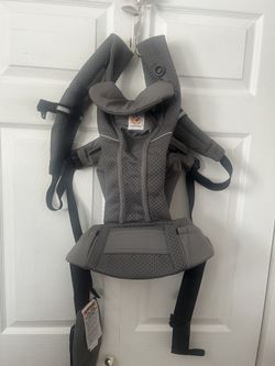 Ergobaby Omni Breeze Carrier- Graphite Grey