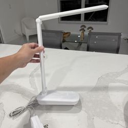 Wireless charging led desk lamp