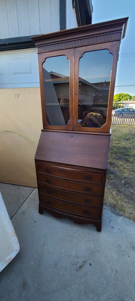 Secretary Desk

with Skeleton Key 

