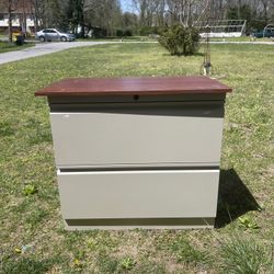 File Cabinet  2 Drawers. 