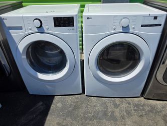 NEW !! LG WHITE SMART FRONT LOAD WASHER AND GAS DRYER