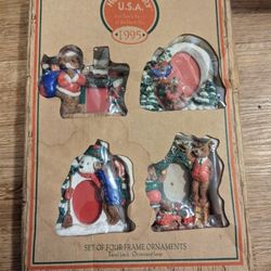 Holly Beary 1995 NEW OLD STOCK Vintage  Set 4 Christmas Frame Ornaments