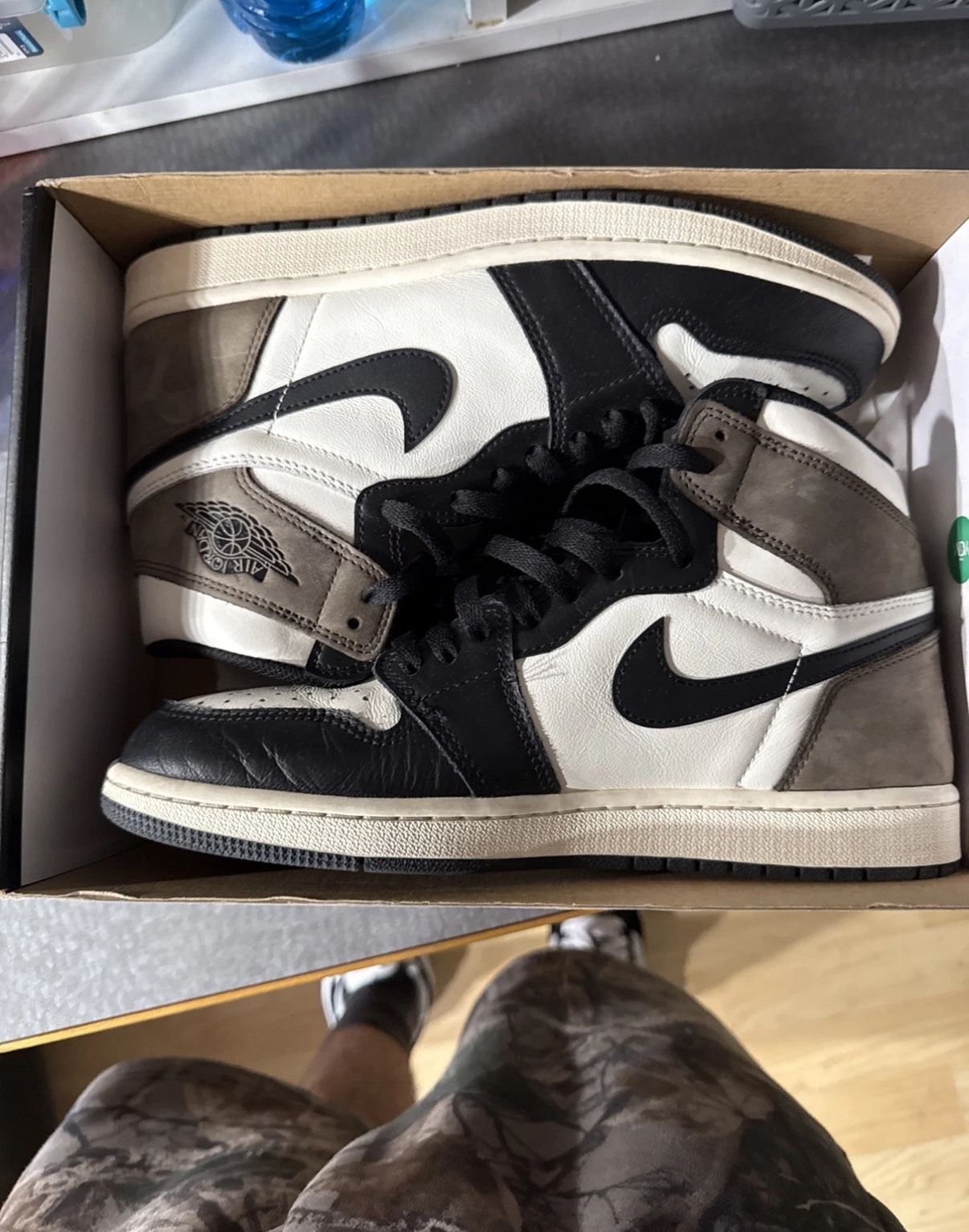Air Jordan 1 Retro Mochas New 9.5