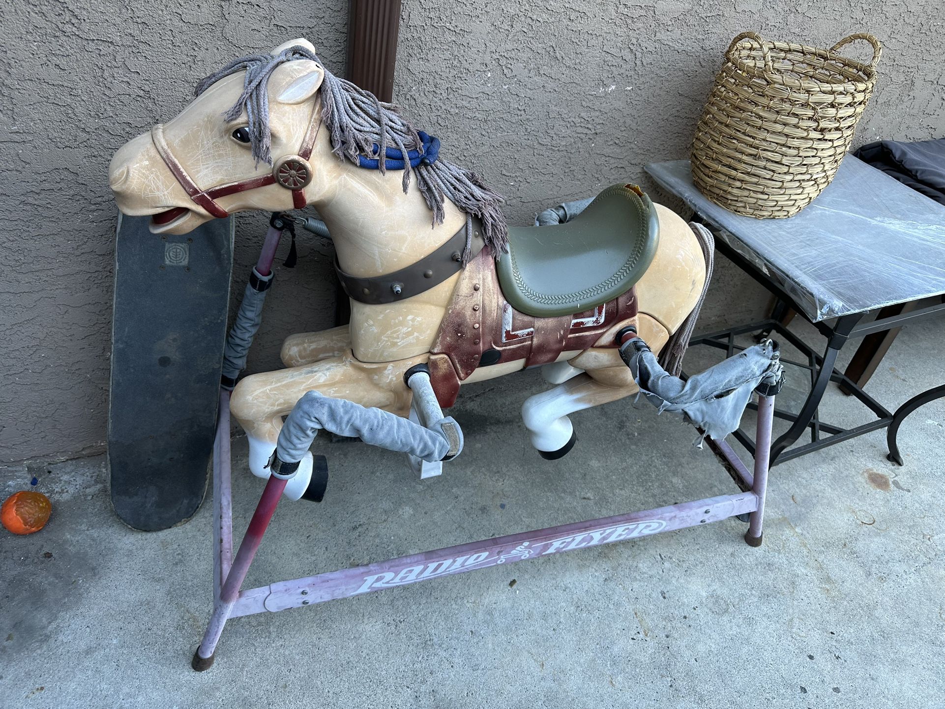 Free Horse!