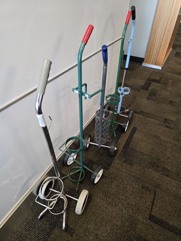 O2 tote carts 