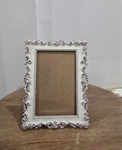Ornate Silver Tabletop Picture Frame (3)