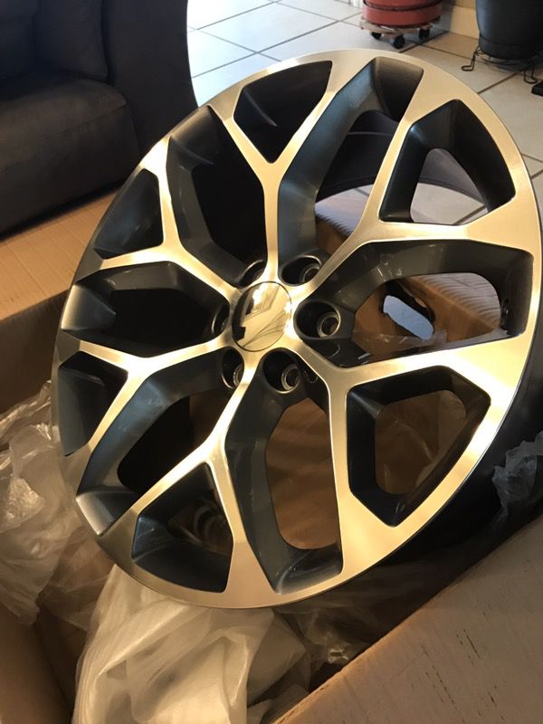 Brand new 22" chevy wheels 5th wheel spare free