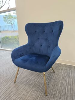 Navy Blue Velvet Tufted Accent Chair