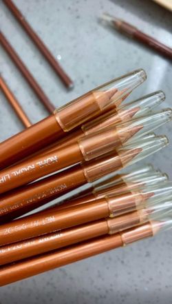 10- Effect Matte, Shimmer Shade Lip Liner-OFFERUP