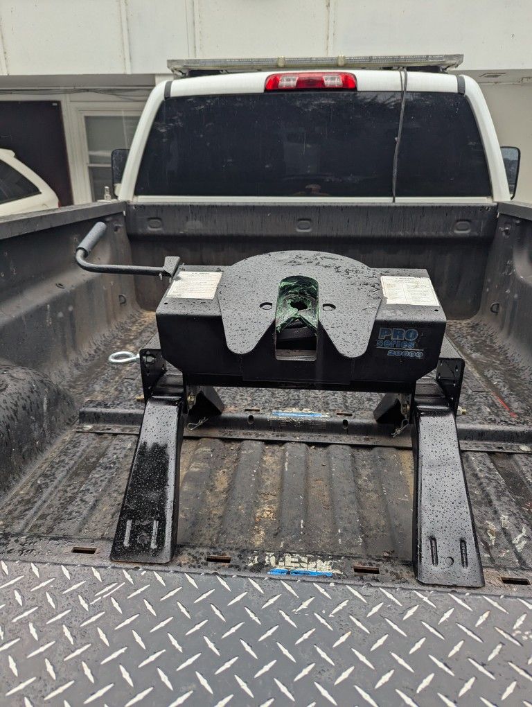 Reese 20k Fifth Wheel Hitch