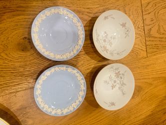 4 Vintage Decorative Floral Plates – Wedgwood & Gold Trim