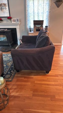 Jordan’s love seat