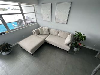 Light Gray Sectional Sofa with Ottoman – Good Condition !!!
