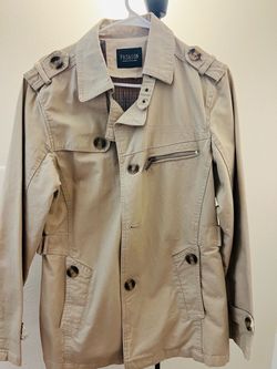 Color is light light light brown and size is medium