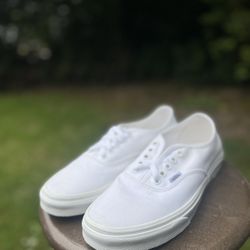 Men’s White Vans 9.5