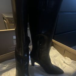 Botas de mujer , dolce vita,negras de piel .